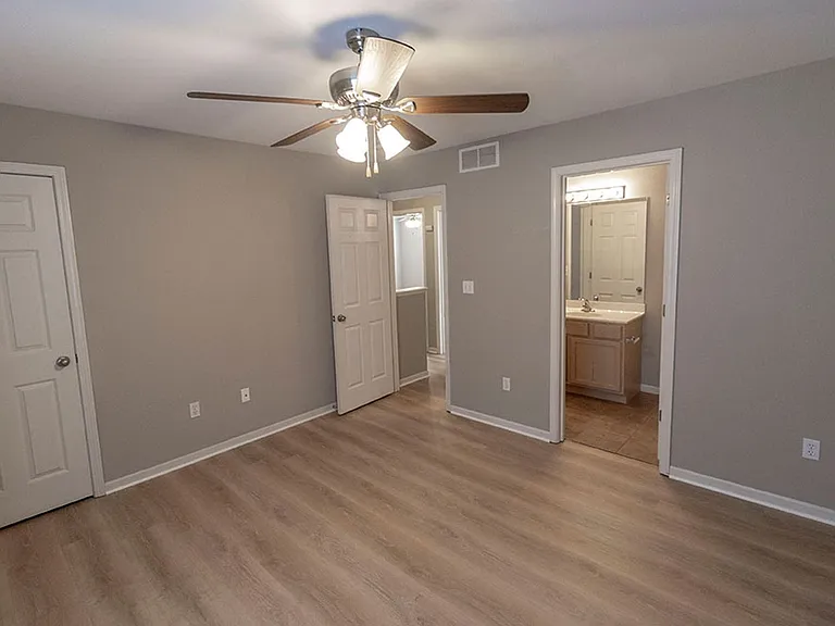 4013 Snowy Owl Dr — Photo 32
