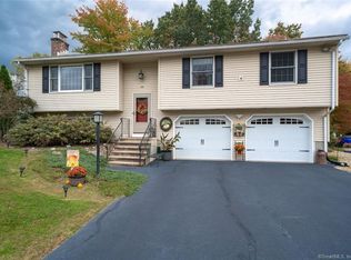 52 Foxcroft Rd, Enfield, CT 06082