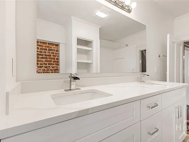 117 E Jones St #PARLOR — Photo 32