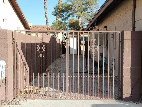 4th image of 1001 N Tenaya Way