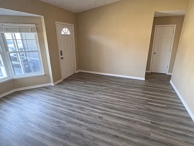 3 bed, 1591 sqft, $2,200 — Photo 4