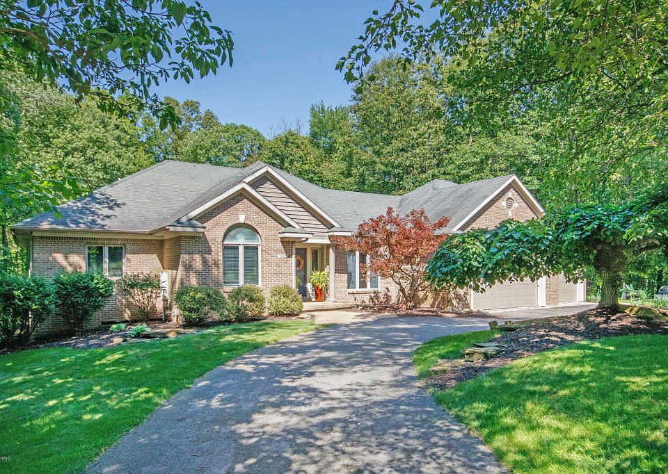 1st image of 7171 Armadale Ct NE
