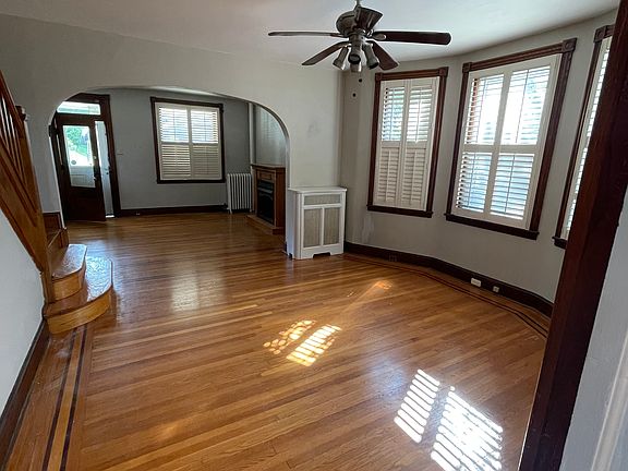 4th image of 335 E 10th Ave