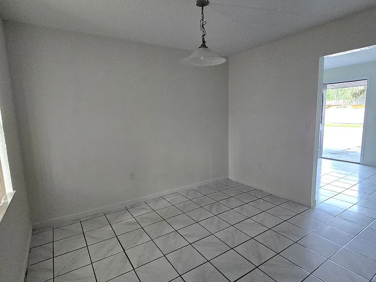 706 N Maryland Ave — Photo 7