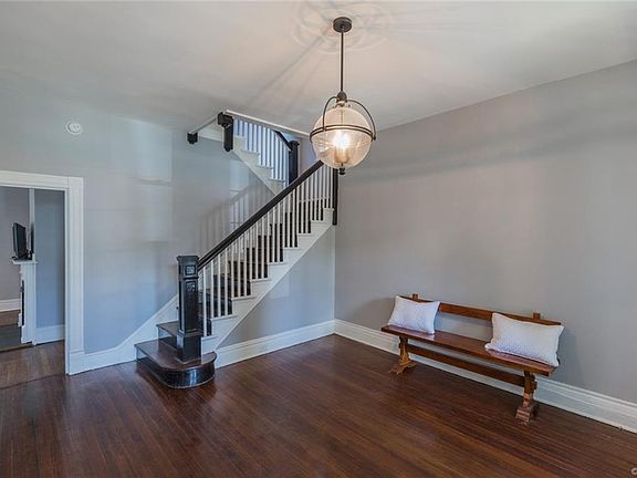 3rd image of 3214 Lamb Ave