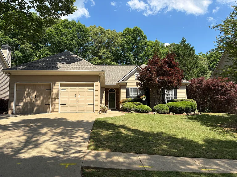 341 Laurel Glen Xing — Photo 2