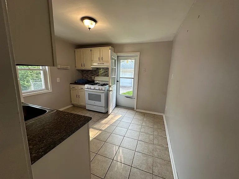 7539 Ziegler St — Photo 4