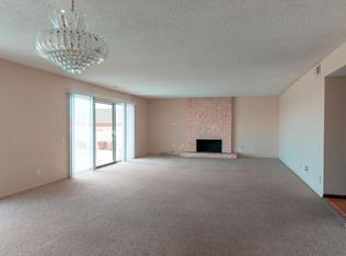 5238 Los Encantos Way, Los Angeles, CA 90027