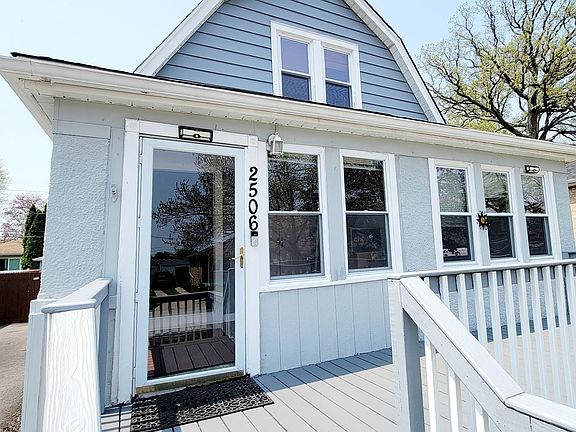 3rd image of 2506 Forestview Ave