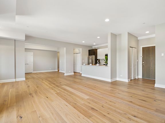 2nd image of 833 Laurel Ave #207