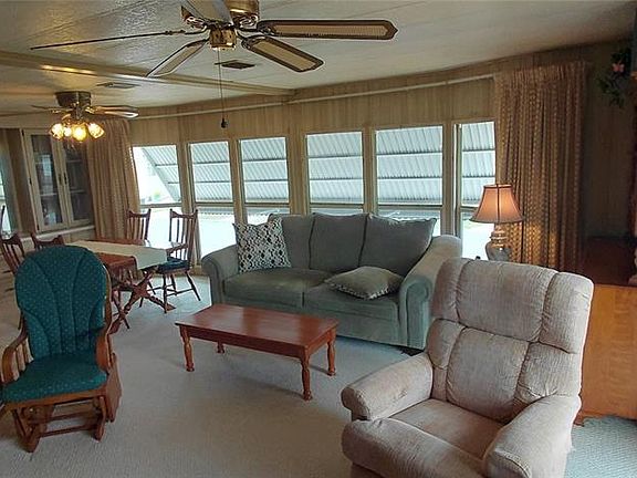 3rd image of 2127 Oahu Dr