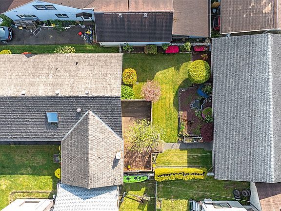 2nd image of 1106 W Wishkah Street