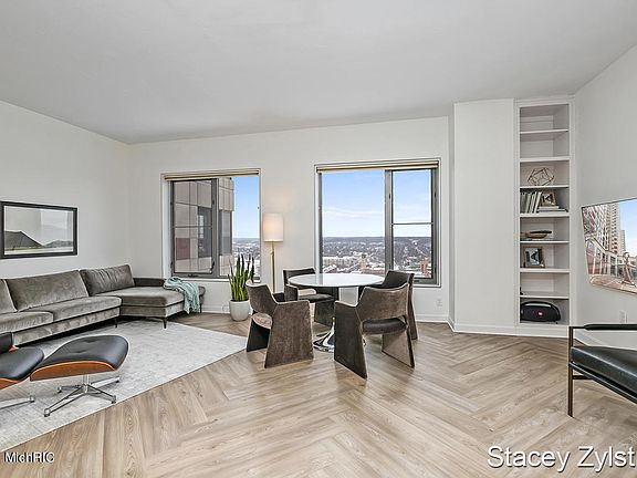 3rd image of 47 Campau Cir NW #2405