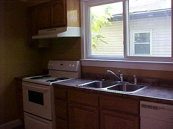 4th image of 2501 Washington Ave