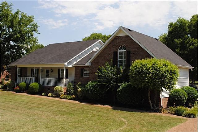 1st image of 147 Lori Lee Dr