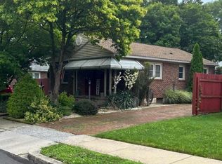 808 Center Rd, Womelsdorf, PA 19567