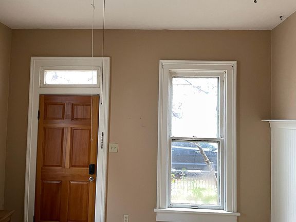 4th image of 47 Boltin St