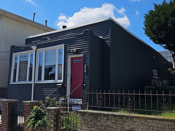 2nd image of 6901 Bergenwood Ave