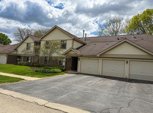823 E Coach Rd Unit 5, Palatine, IL 60074