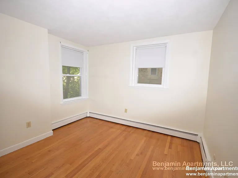 310 Tappan St #10 — Photo 7