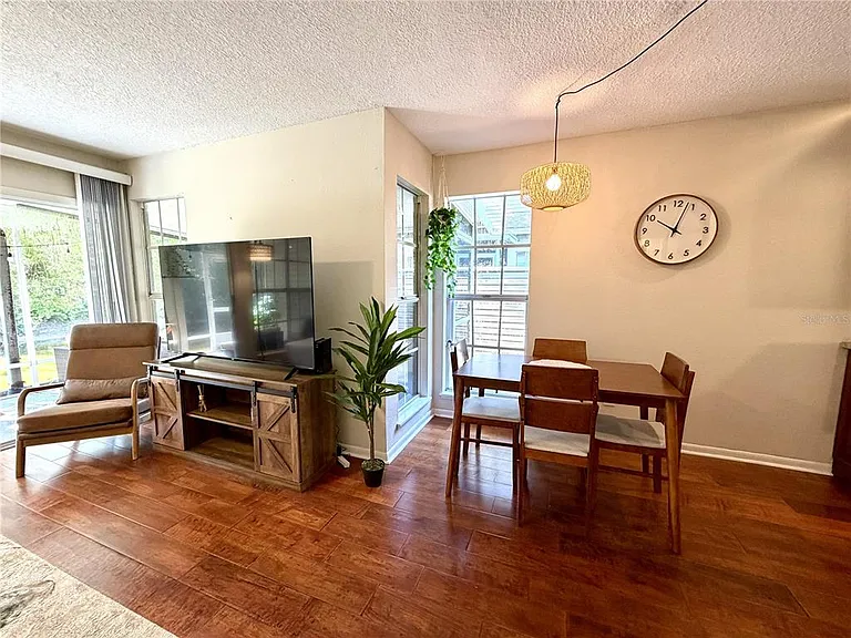 6905 Lake Place Ct — Photo 7