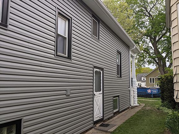 3rd image of 1142 S Humphrey Ave