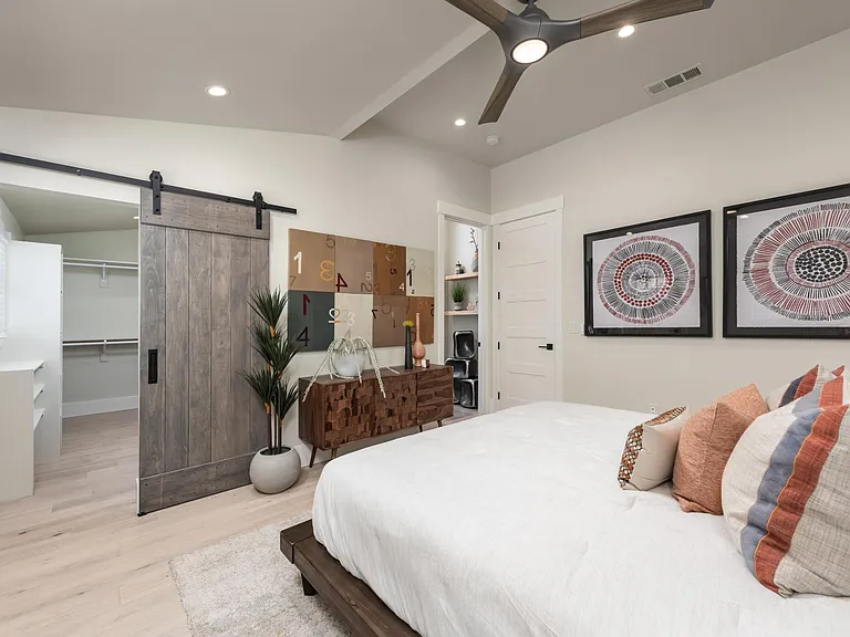 Luxury Spaces — Photo 237