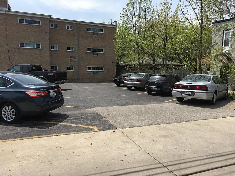 1116-22 Greenleaf Ave #2-G — Photo 4