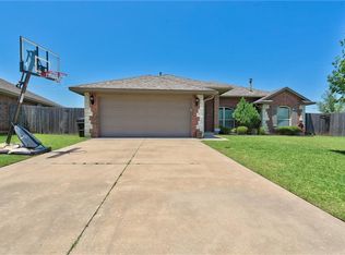 4401 Boardwalk Ave, Moore, OK 73160