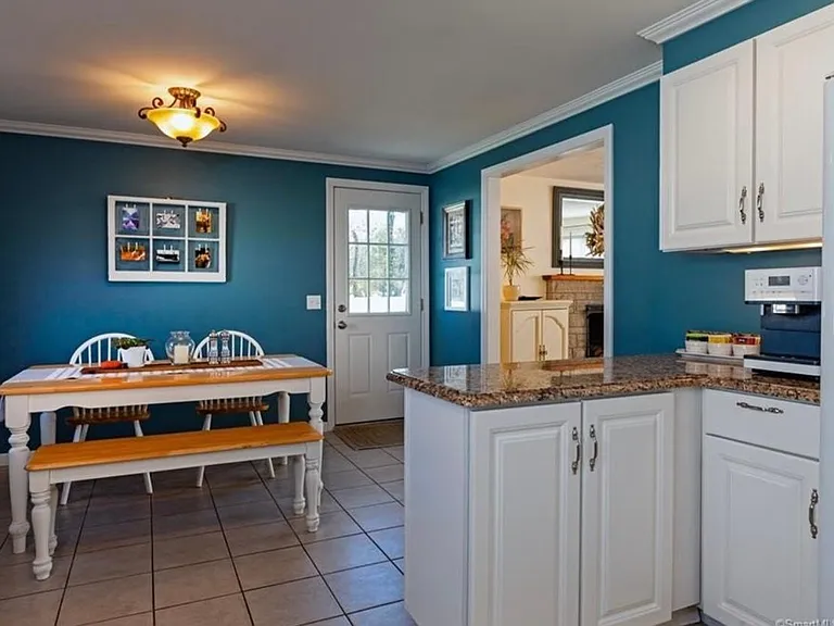 33 Peters Ln — Photo 15