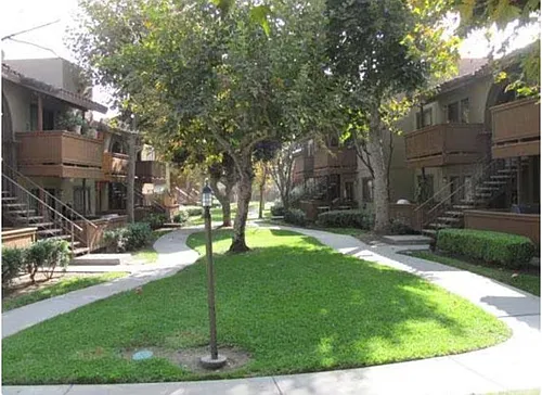 Las Flores Gardens Apartments Photo 1