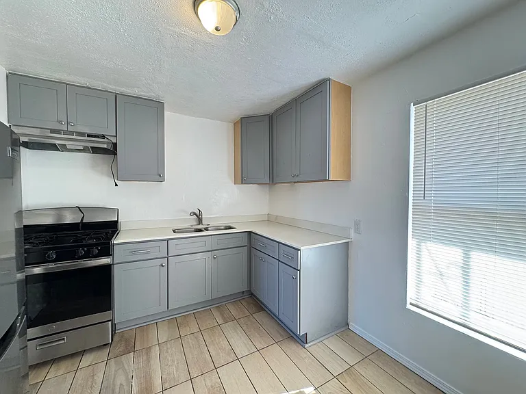 2030 NW 25th St #9 — Photo 8