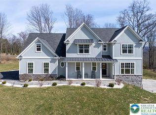 106 Lumbermill Ln, Stroudsburg, PA 18360