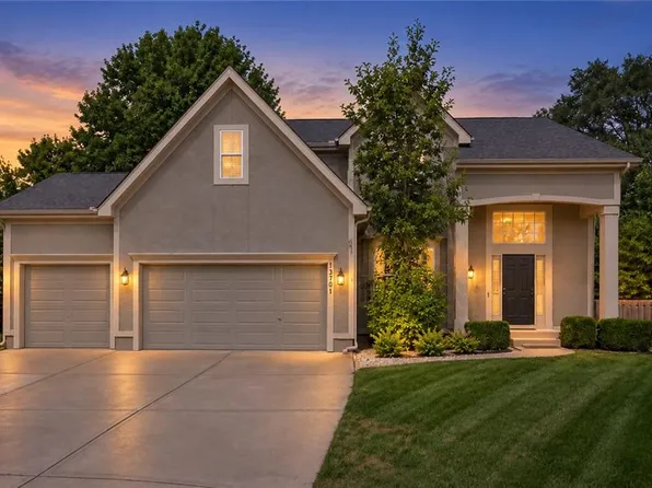 13701 Gillette St, Overland Park, KS 66221