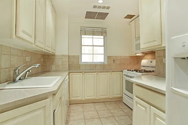 Sold by Corcoran | media 3