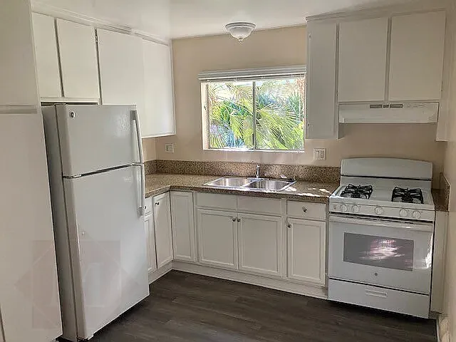1130 San Andres St #7 — Photo 3