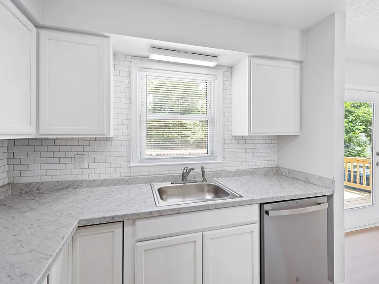 11413 Deham Dr — Photo 12