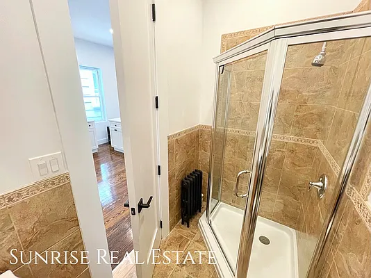 Rented by Sunrise Real Estate | media 26