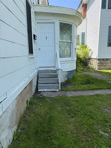 89 W Seneca St Photo 1