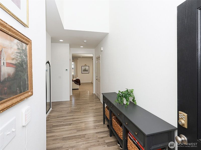 3rd image of 17701 Maple Street