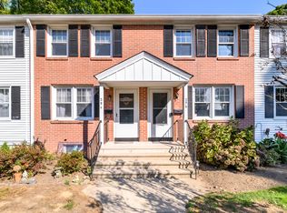 296 Sylvan Knoll Rd, Stamford, CT 06902