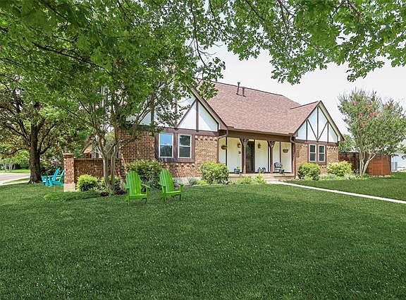 2nd image of 7405 Lynworth Dr