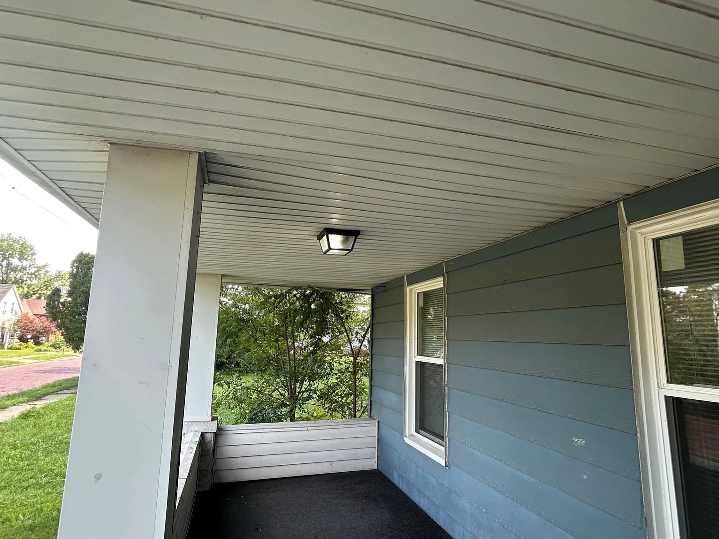 13302 Ferris Ave — Photo 2