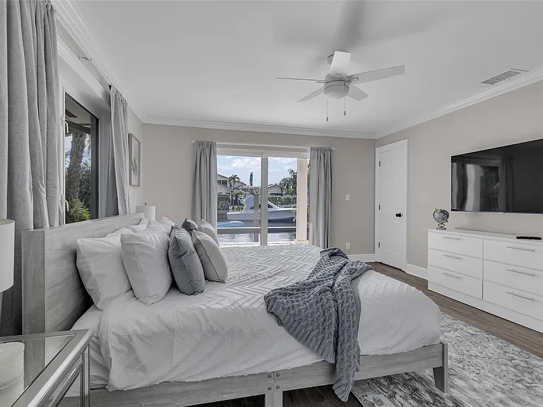 272 Imperial Ln — Photo 11