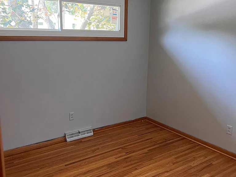 200 W 3rd St — Photo 17