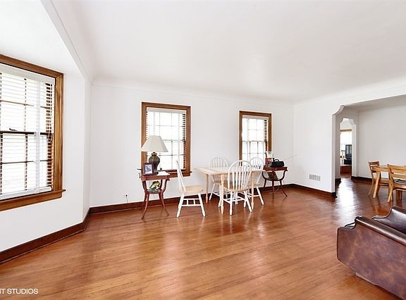 2nd image of 5203 S Leclaire Ave