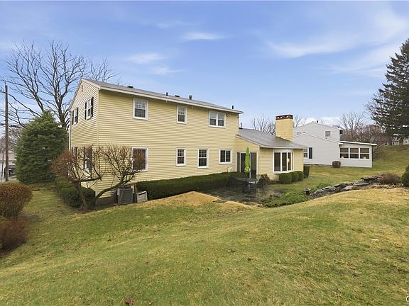 2nd image of 112 SW Way