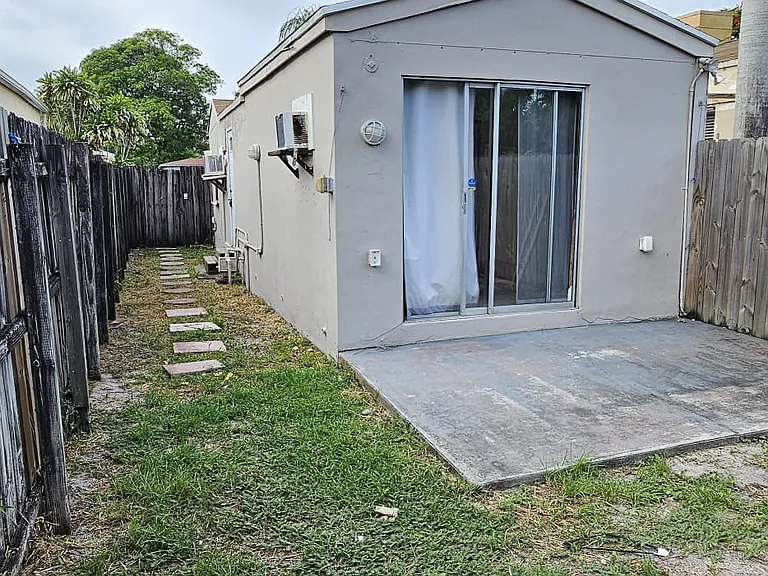 Funston St — Photo 12