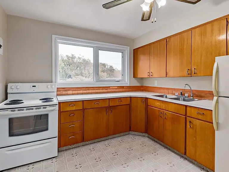 2647 Lacon St #2 — Photo 5