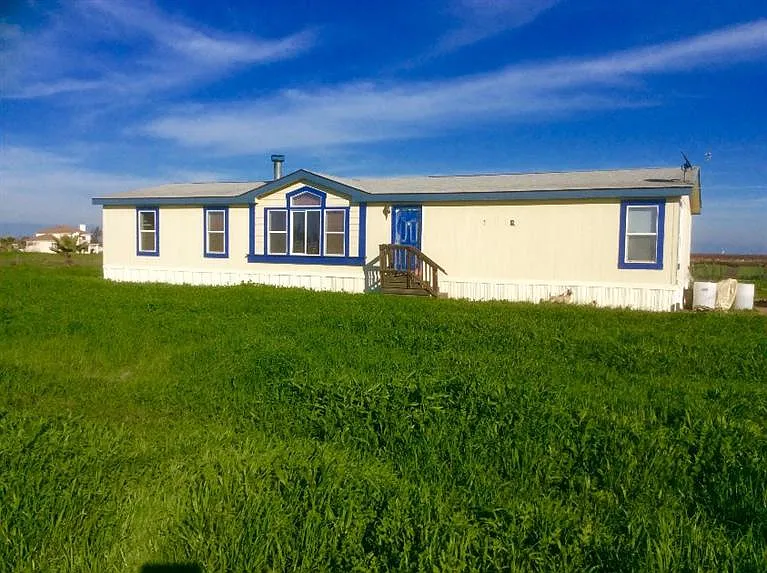 22335 Road 20 photo 1